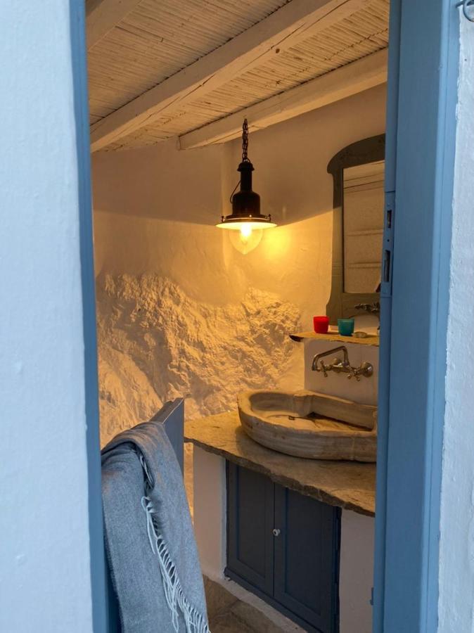 Windhouses Serifos 외부 사진