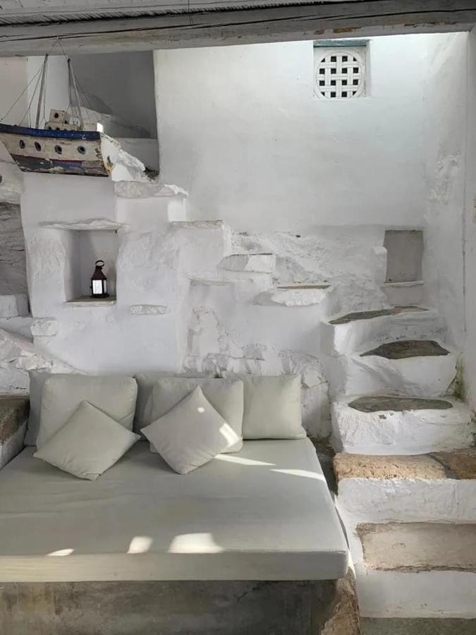 Windhouses Serifos 외부 사진