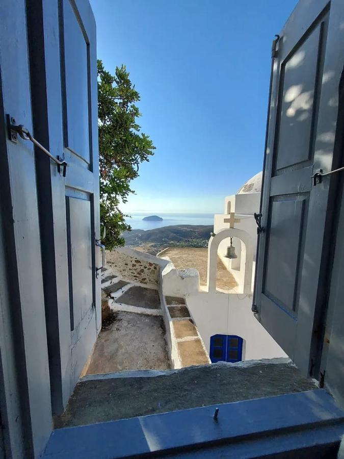 Windhouses Serifos 외부 사진
