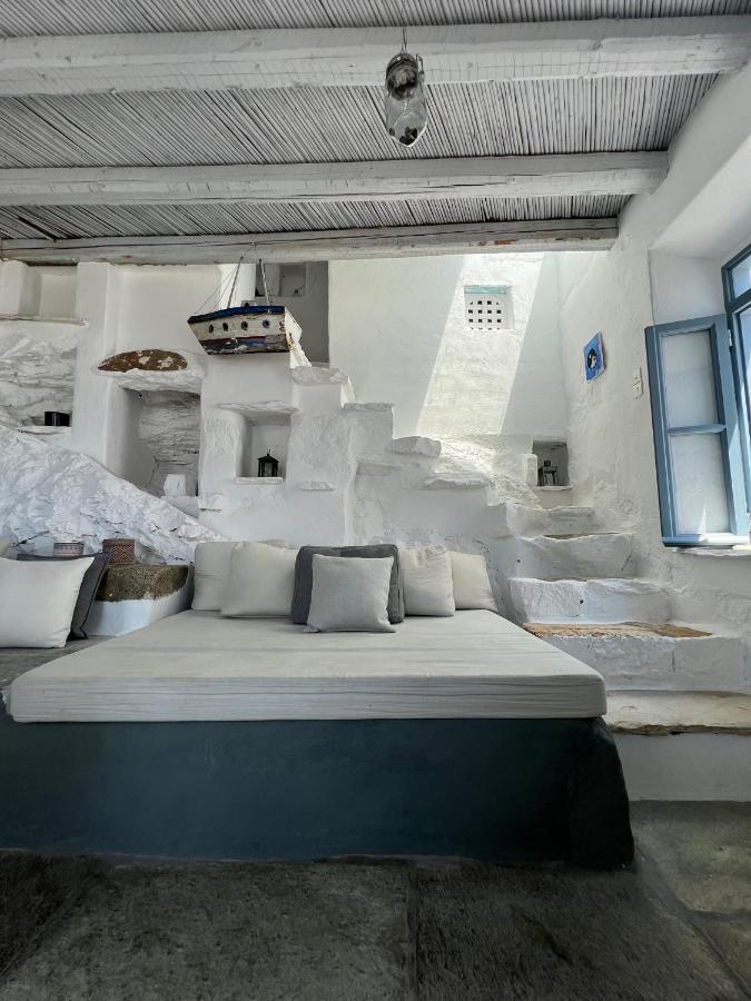 Windhouses Serifos 외부 사진