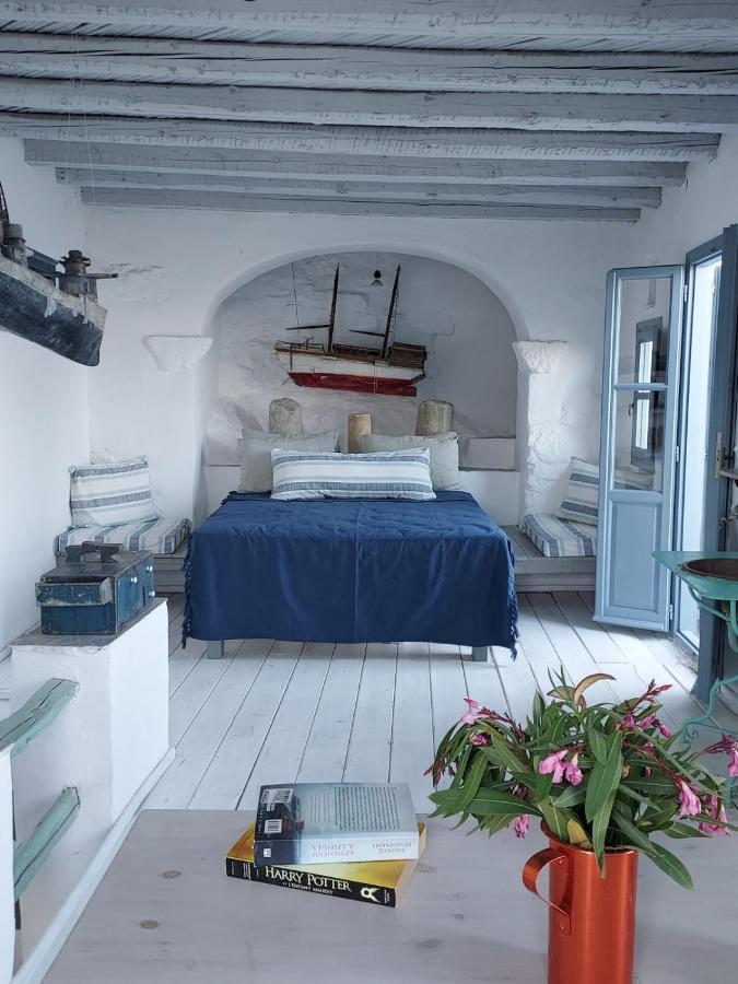 Windhouses Serifos 외부 사진
